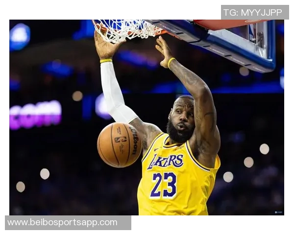 里夫斯称赞詹姆斯训练状态良好期待他强势回归球队 里夫斯称赞詹姆斯训练状态良好期待他强势回归球队