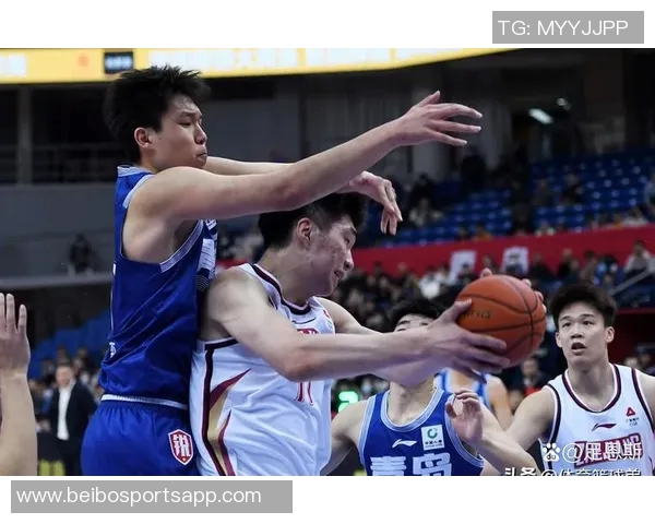 杨瀚森每次触球引观众欢呼应该将比赛用球归他所有