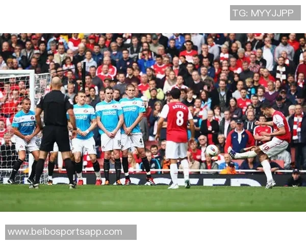 阿森纳球迷与桑德兰球迷发生冲突安保人员介入制止事态升级